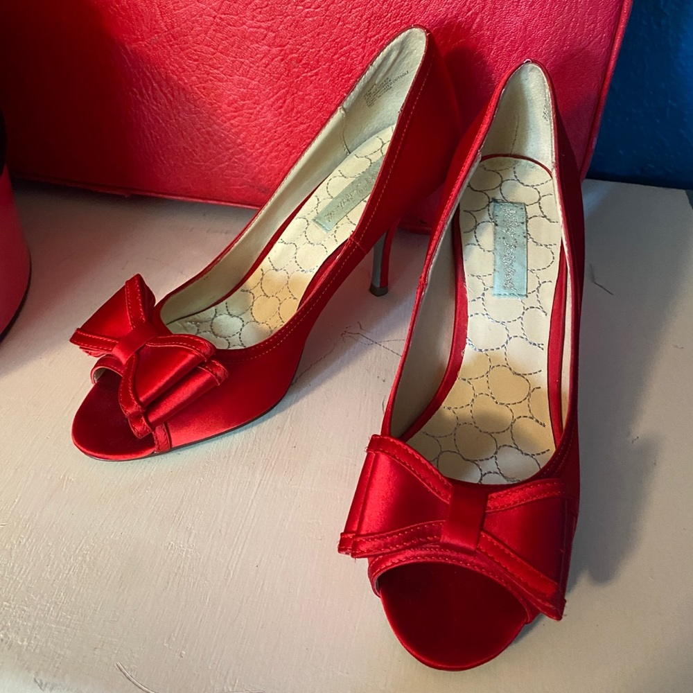 Betsey Johnson Blue Red Satin Heels 8.5